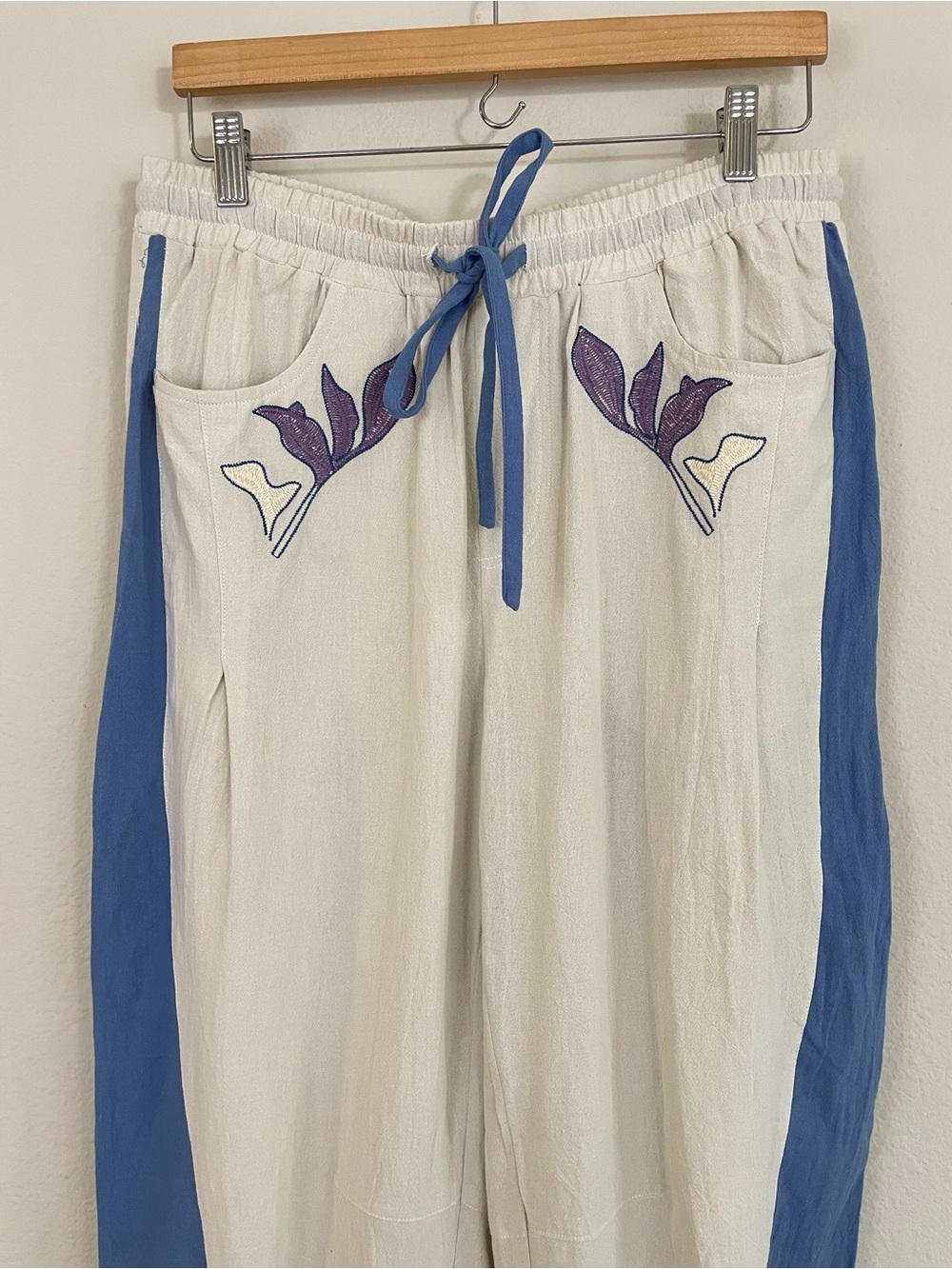 Umgee Floral Embroidered Barrel Pull On Pant Size Medium Boho-Coastal - Picture 5 of 10